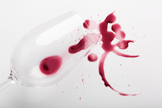 Descubre cómo quitar manchas de vino tinto de un mantel